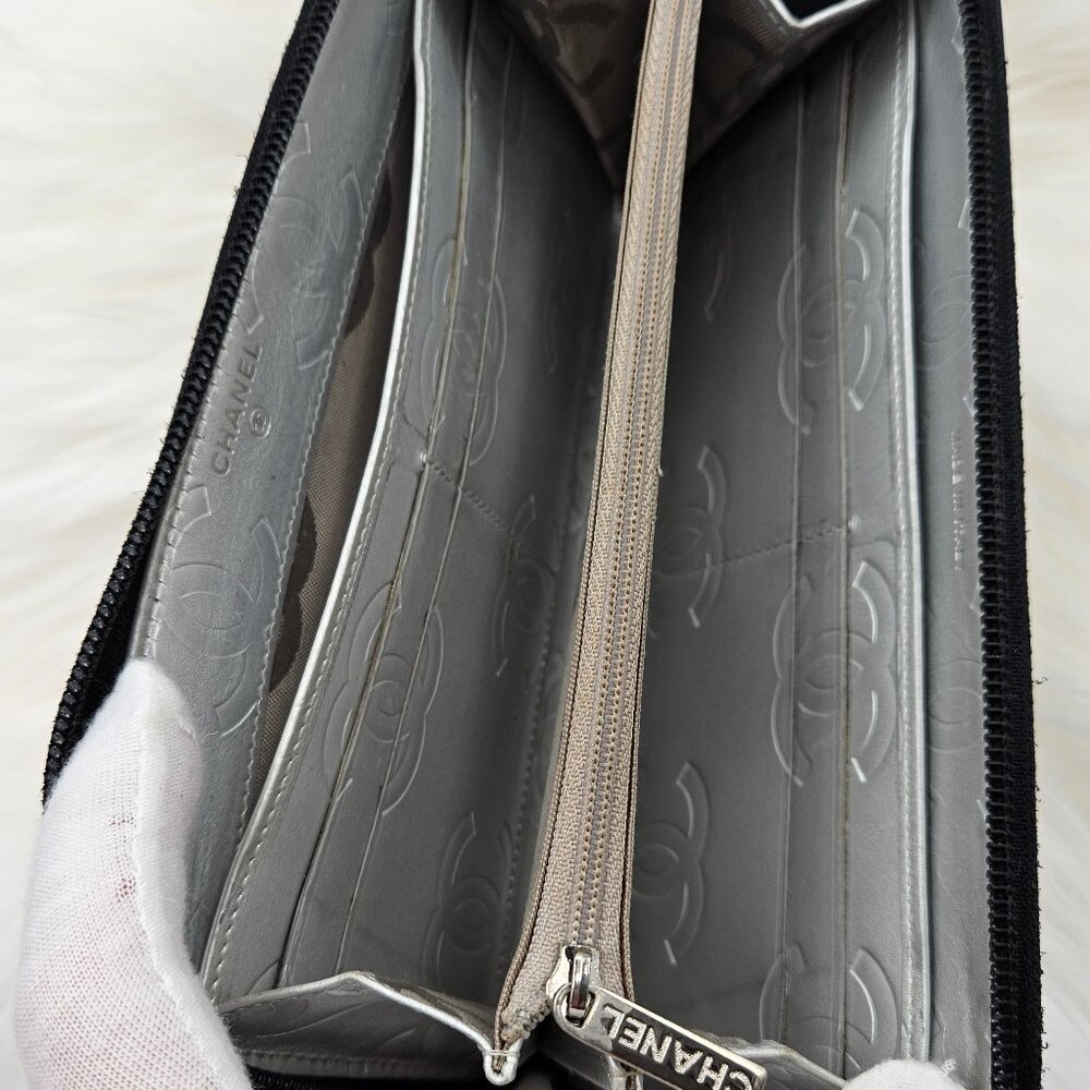 Chanel  Black Quilted Leather Cambon Ligne Zippy Organizer Wallet - Picture 10 of 17